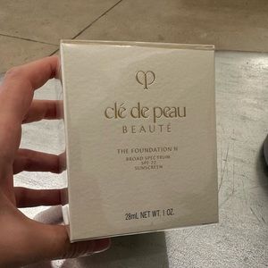CLÉ DE PEAU THE FOUNDATION - B20